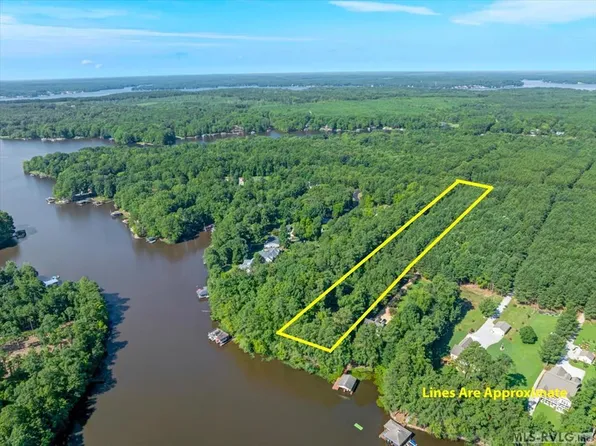 22 Birdsong Rd, Ebony, VA 23845