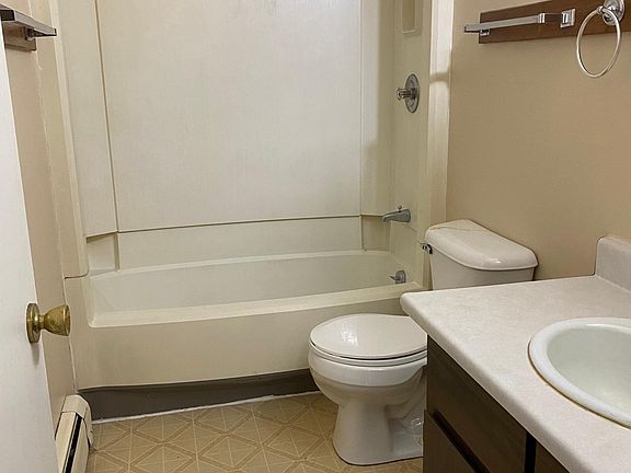 2nd image of 518 Isabella St APT A