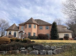 12 Emlyn Ln, Mechanicsburg, PA 17055