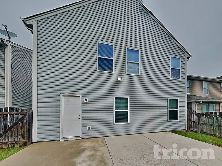 10020 Porta Ferry Dr — Photo 15