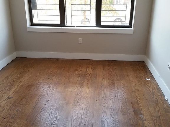 4th image of 918 Hart St #1C