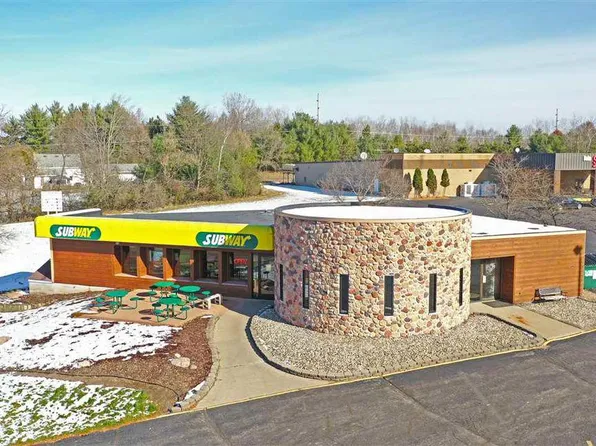 115 Meadow Rd, Iola, WI 54945