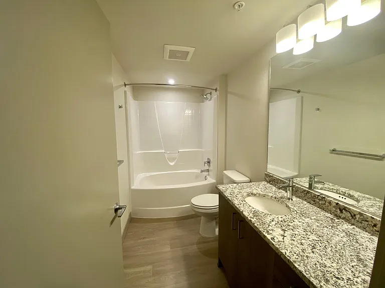 Lexington Apartments — Photo 16