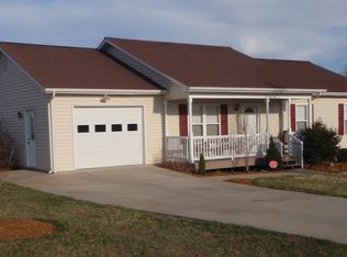 2294 Clear Water Ln, Newton, NC 28658