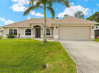 1602 NE 34th Lane Cpe, Coral, FL 33909