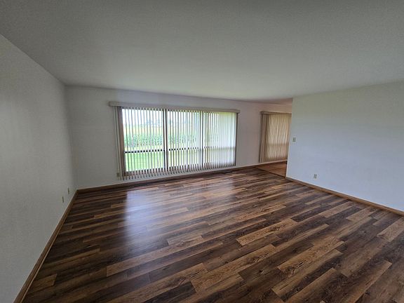 4th image of 39500 60th St