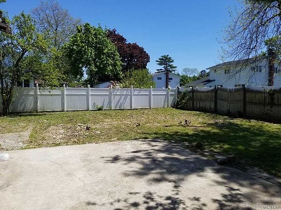 4th image of 382 Whipple St