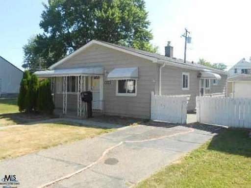1st image of 28236 Rosemont St