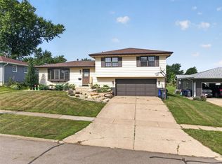 2710 Southland St SW, Cedar Rapids, IA 52404