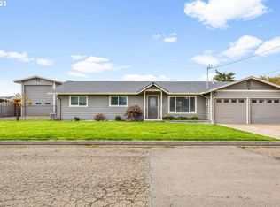 635 N 8th St, Harrisburg, OR 97446