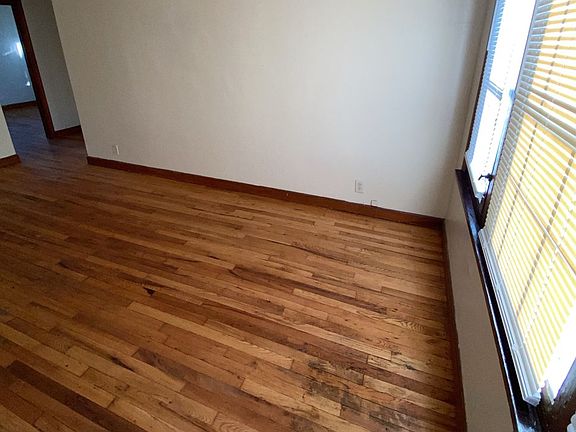 4th image of 3910 N Sherman Blvd #4