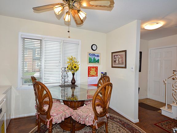 3rd image of 8511 Canterbury Sq W