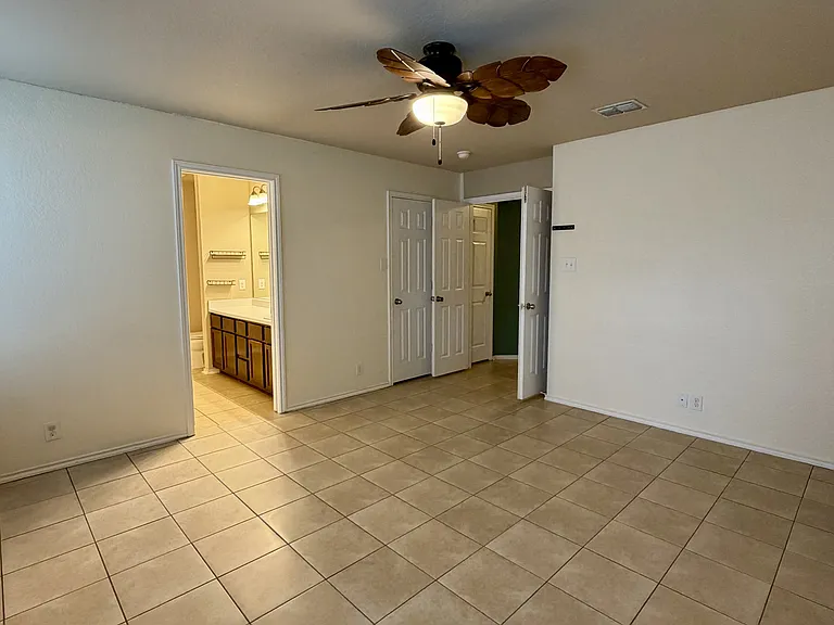 419 Dolly Dr — Photo 8