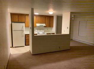 302 N 39th St #304, Seattle, WA 98103