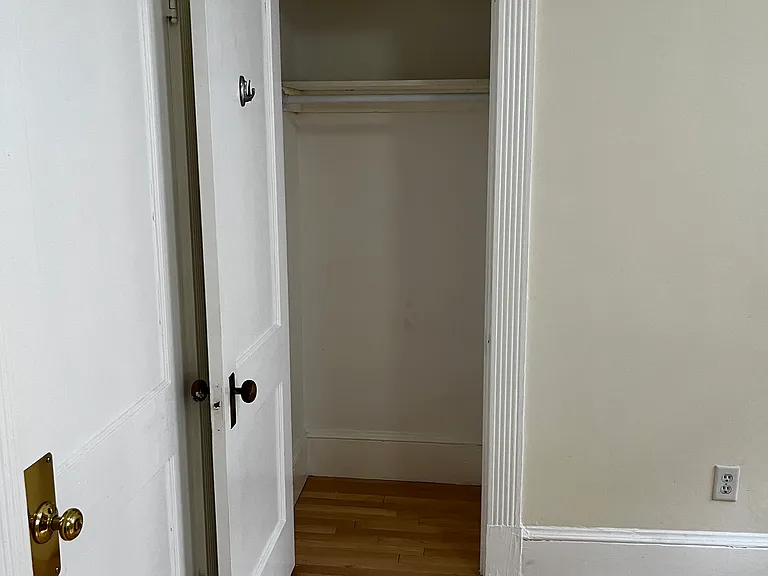 12 Royce Rd #4 — Photo 12