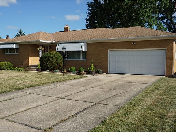 3rd image of 8050 Selwick Dr
