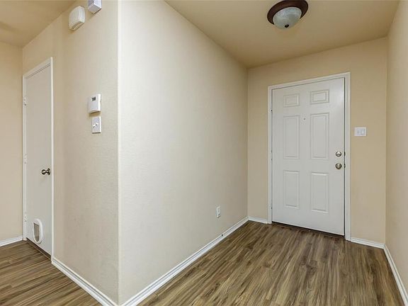 4th image of 5805 Mountain Bluff Dr