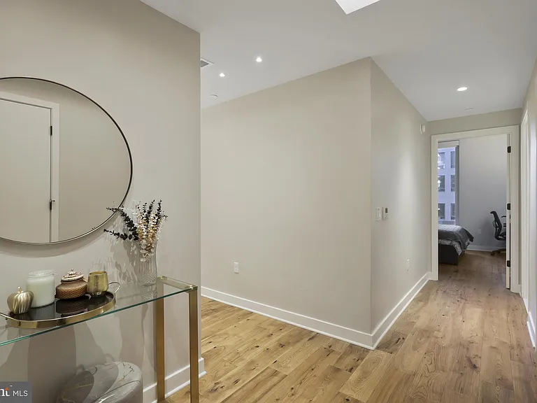 1781 N Pierce St #406 — Photo 4