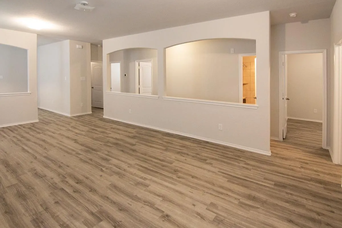 Hazy Elm Ln, Porter — Photo 2