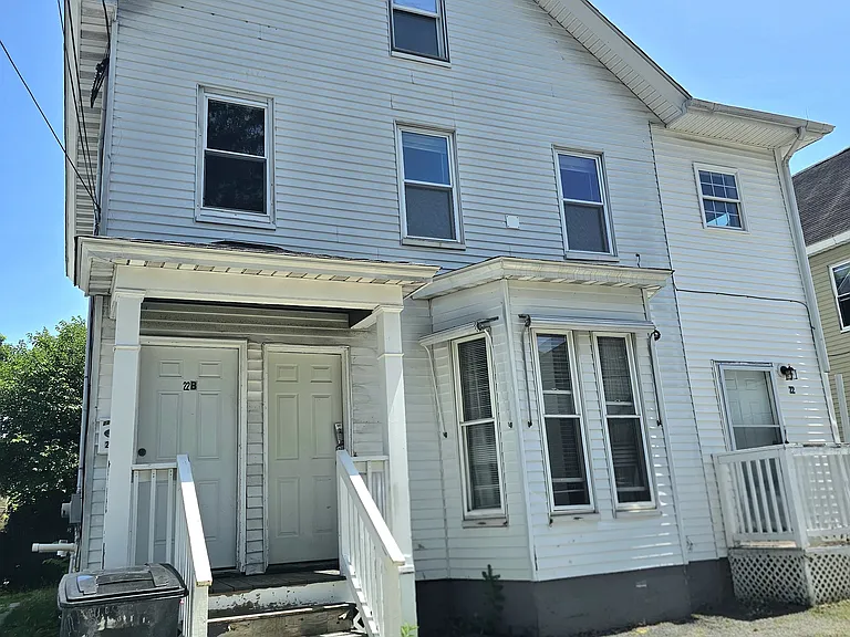 22 Beech St #B — Photo 1