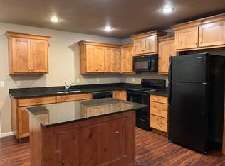 2402 W Bridlewood Trl, Ozark, MO 65721