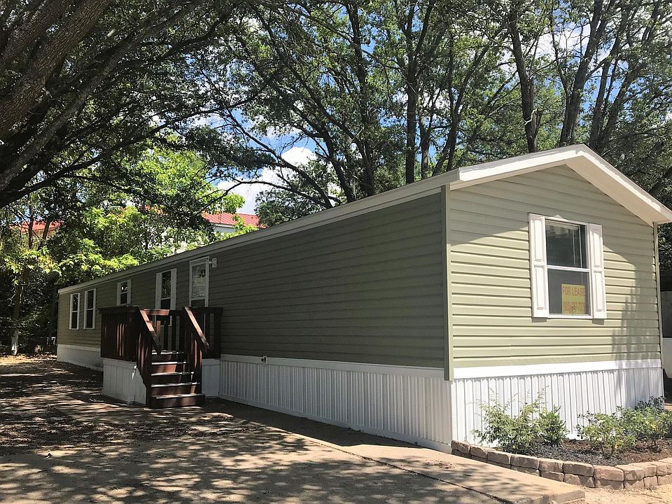 TWO LARGE DECKS, 2 OFF STREET PARKING, BEAUTIFUL LANDSCAPING