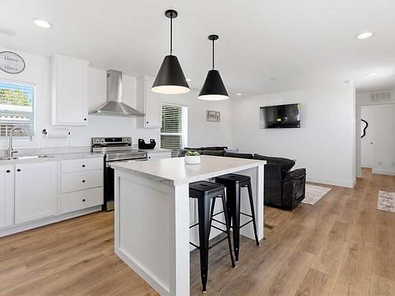 4th image of 2835 E Hearne Avenue