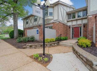 1411 Willow Brook Cv APT 10, Saint Louis, MO