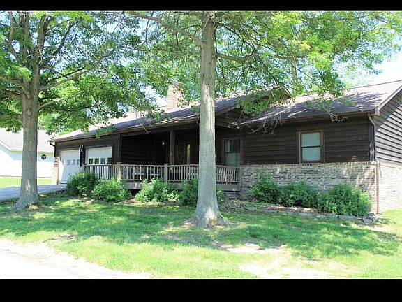 3rd image of 1402 Bryan Dr