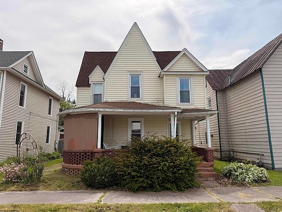 2nd image of 402 Center St
