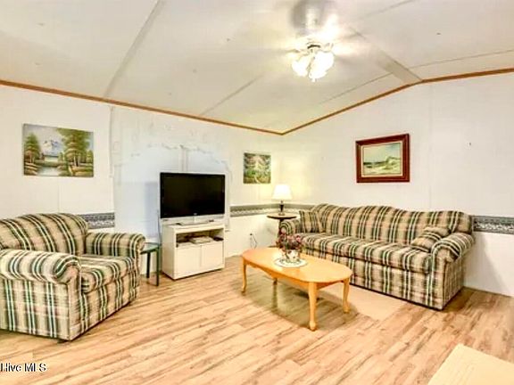 4th image of 1190 Montego Drive