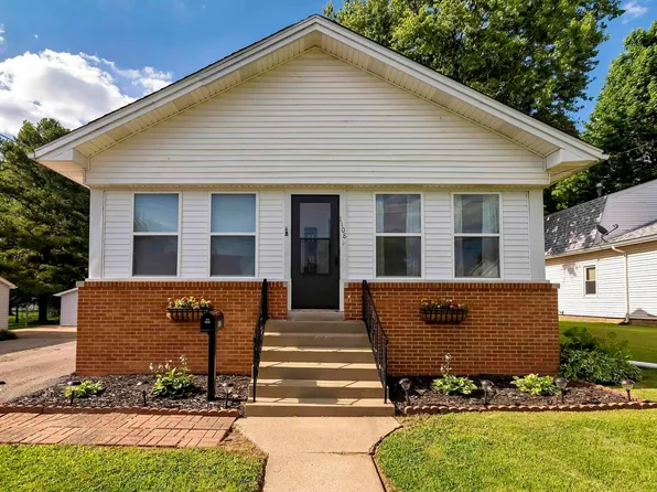 1108 W White St, Marion, IL 62959