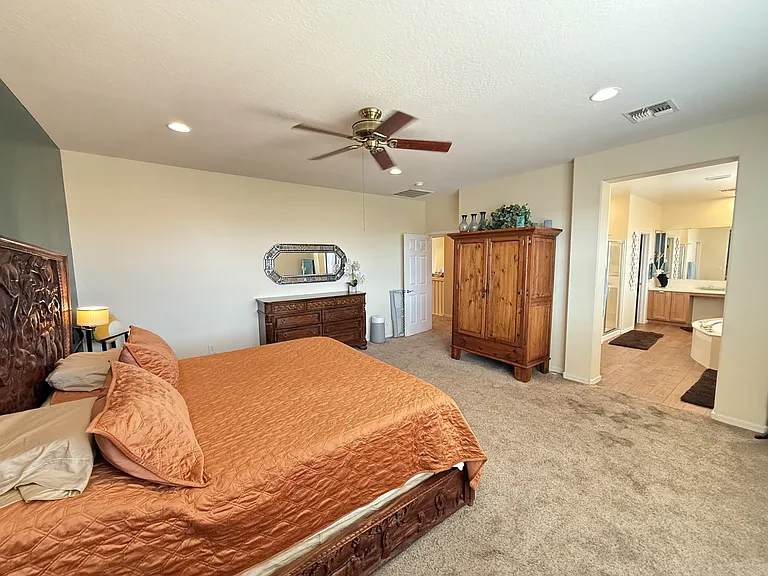 2245 W Clearview Trl — Photo 2