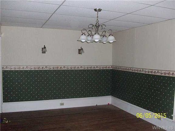 3rd image of 76 Wellsville St