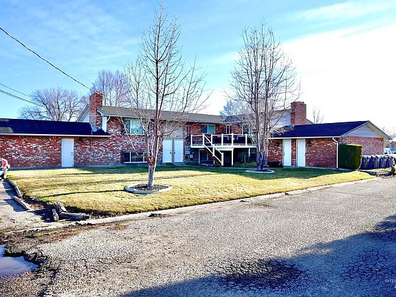 3rd image of 613 S White Cloud Dr
