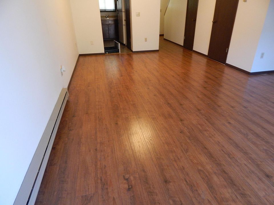 2nd image of 209 E 1st Ave