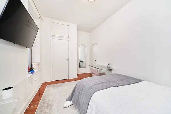 Rented by Living New York | media 11