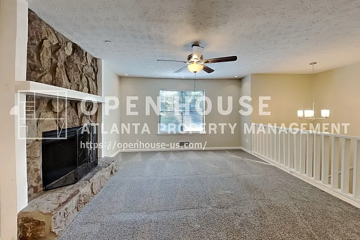 3 bed, 2.0 bath, 2026 sqft, $2,400 — Photo 4