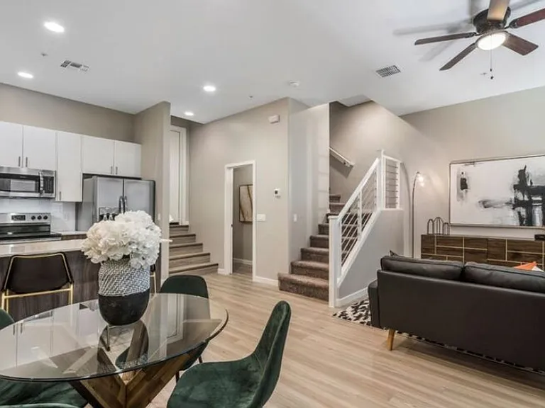 2335 E Utopia Rd #4 — Photo 4