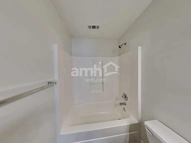 208 Mackenzie Ct — Photo 17