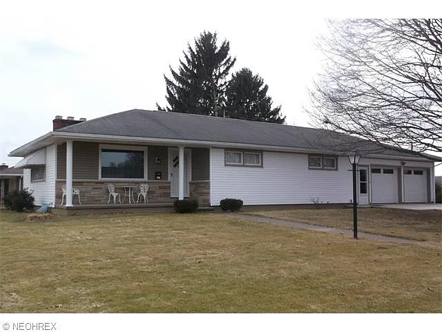 201 W Platt St photo 1