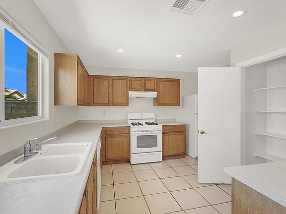 #GuardianRealty Las Vegas Rental home 2022 Peacemaker Rd kitchen 2_08082025