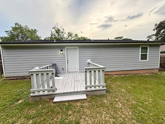 2nd image of 263 Oakview Dr
