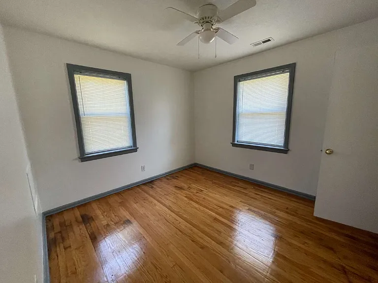 104 Brock St — Photo 21