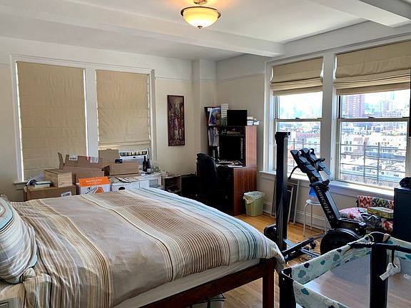 4th image of 520 Amsterdam Ave #14A