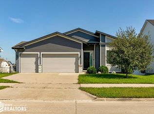 1913 Southbridge Dr, Adel, IA 50003