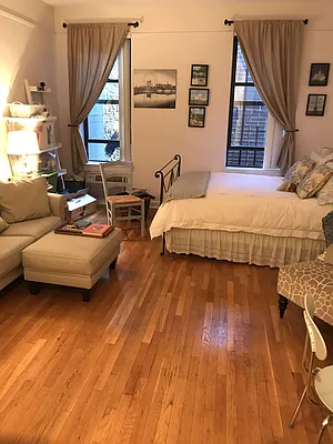 Rented by Metropolis Real Estate of Manhattan | media 32