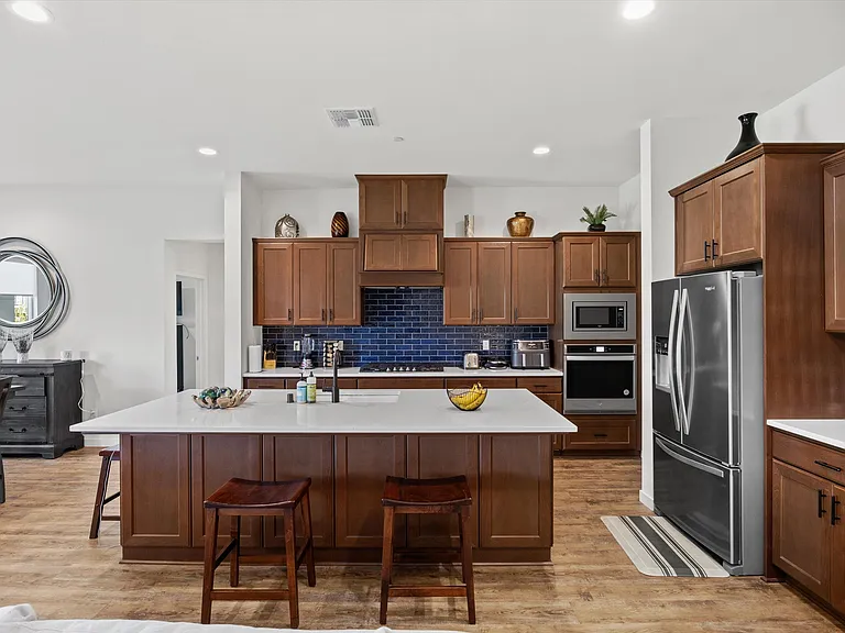 815 Gilsum Ct — Photo 42