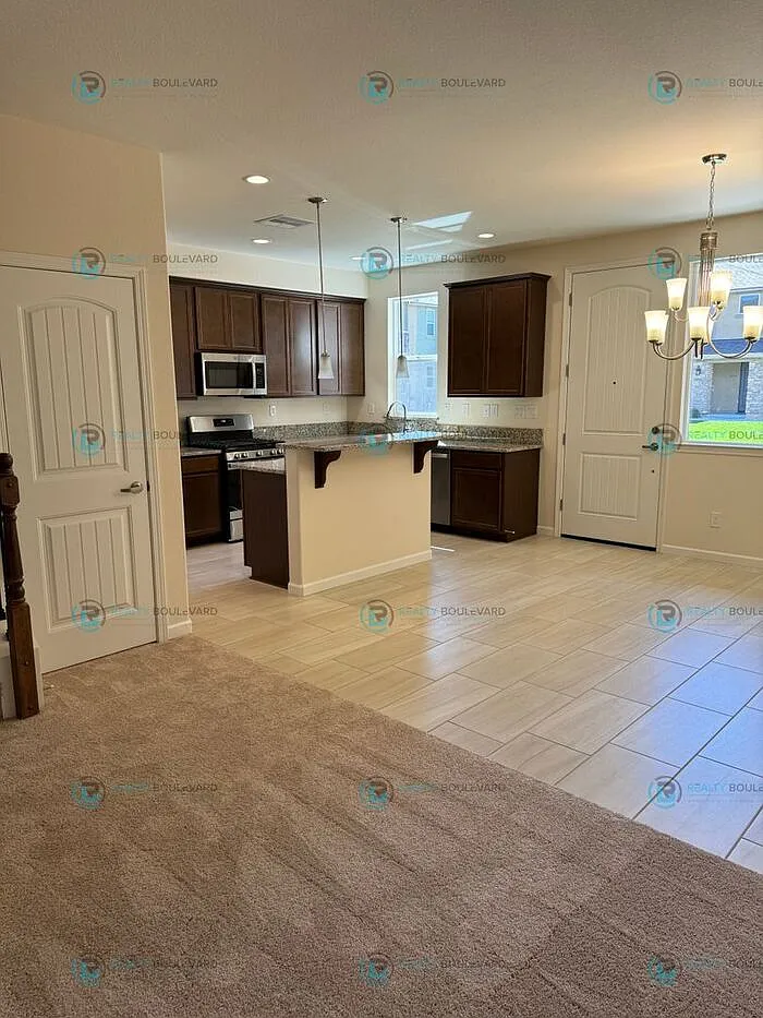 3 bed, 2.5 bath, 1732 sqft, $2,600 — Photo 4