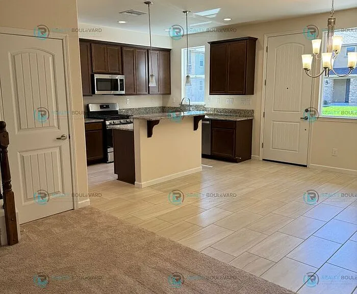 1011 Middle Gate Rd #1011 — Photo 4